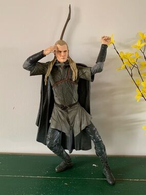 NECA LOTR 20 inch Legolas Talking Figure